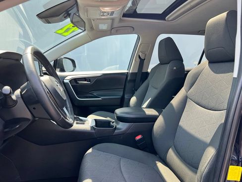 Used 2022 Toyota RAV4 XLE w/ Convenience Package AWD/4WD image 15