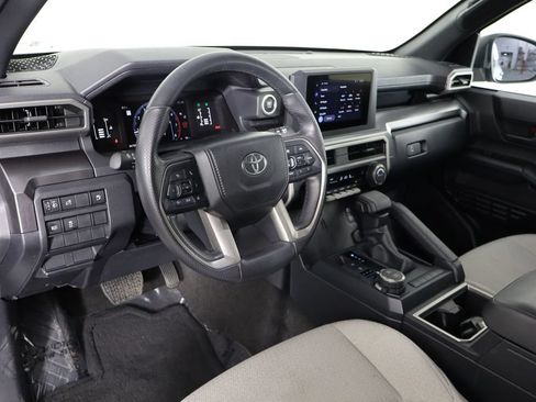 Used 2025 Toyota 4Runner SR5 AWD/4WD image 27