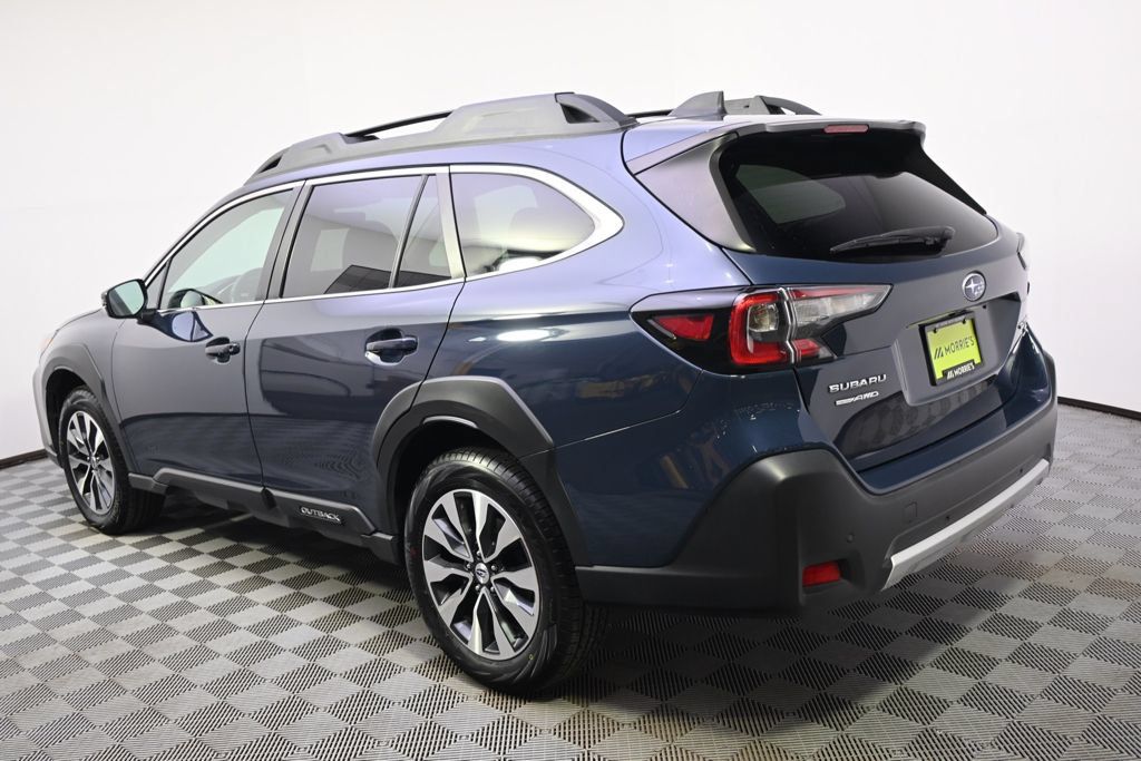 Used 2023 Subaru Outback Limited XT AWD/4WD image 3