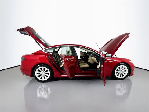 Used 2016 Tesla Model S 75D image 29