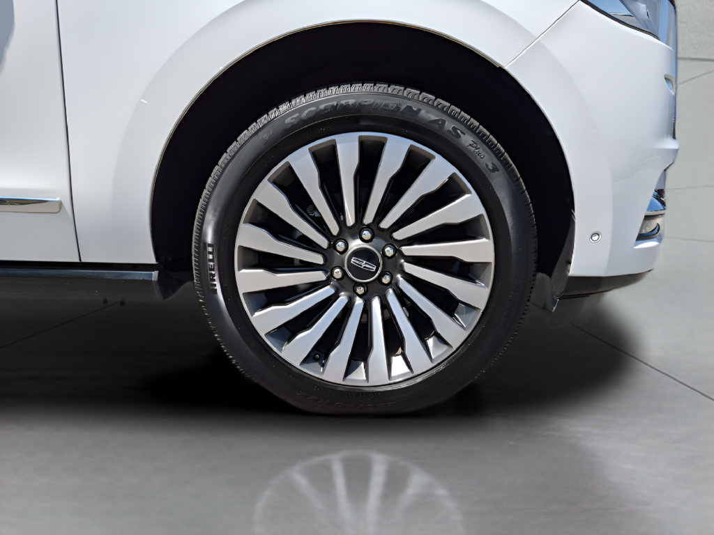 Used 2021 Lincoln Navigator L Reserve w/ Luxury Package AWD/4WD image 18