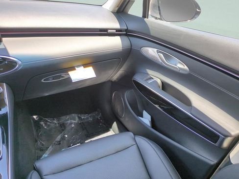 New 2026 Genesis GV70 2.5T AWD/4WD image 12