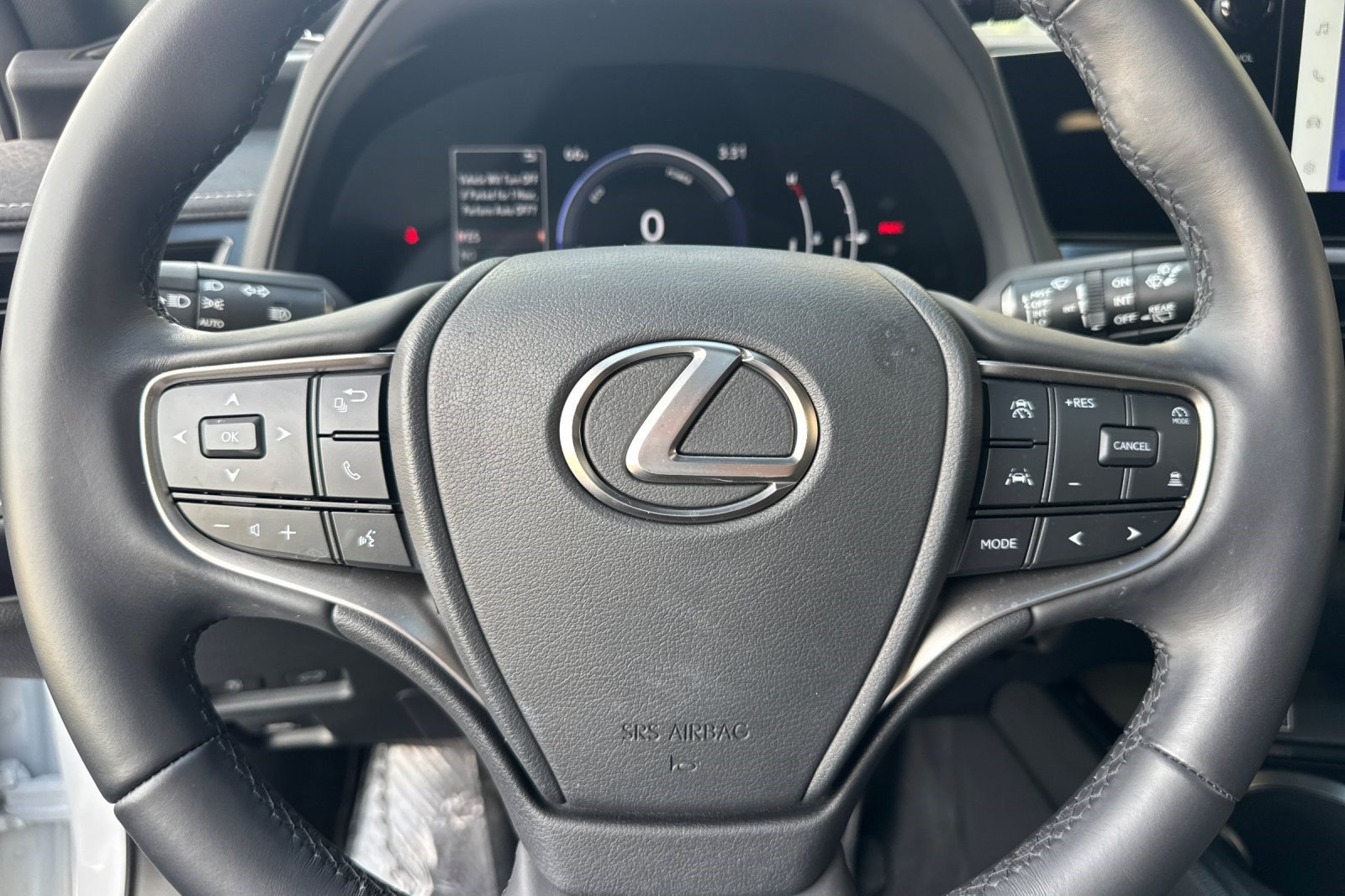 Used 2025 Lexus UX 300h FWD w/ Accessory Package (Z2) image 10