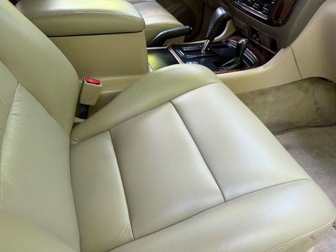 Used 2001 Toyota Land Cruiser AWD/4WD image 59
