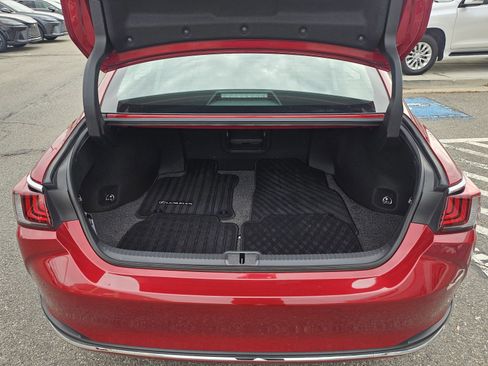 Used 2022 Lexus ES 300h w/ Luxury Package image 23