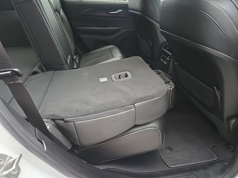 Used 2024 Jeep Grand Cherokee Altitude image 84