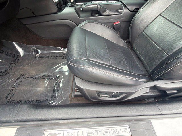 Used 2017 Ford Mustang Premium RWD image 15
