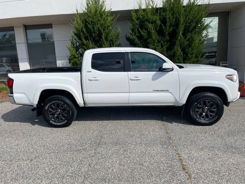 Used 2023 Toyota Tacoma SR5 AWD/4WD image 3