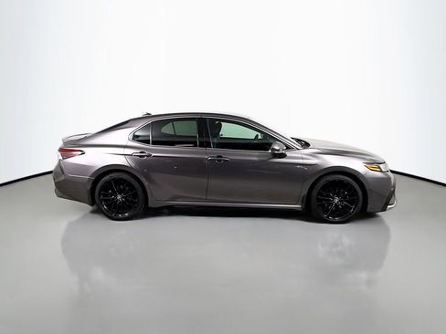 Used 2021 Toyota Camry XSE image 4