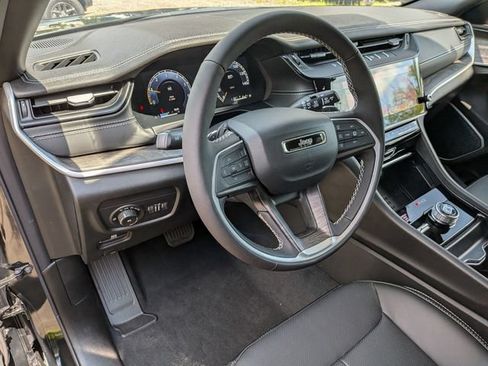 New 2026 Jeep Grand Cherokee Limited AWD/4WD image 11
