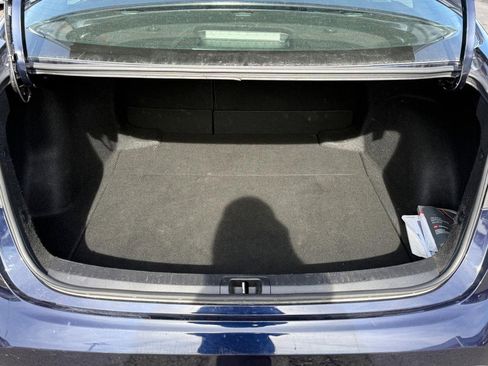 Used 2023 Toyota Corolla LE image 5