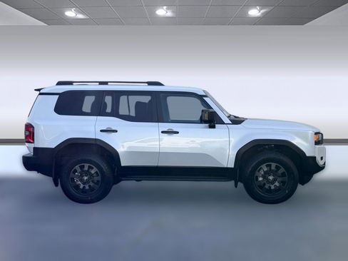 Used 2024 Toyota Land Cruiser image 8