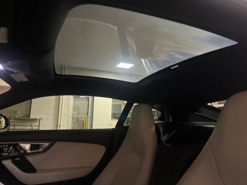 Used 2017 Jaguar F-TYPE Coupe RWD image 10
