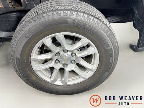 Used 2022 Chevrolet Silverado 1500 LT AWD/4WD image 37