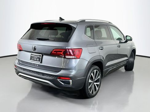 Used 2024 Volkswagen Taos SE FWD image 7