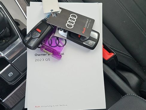 Certified 2023 Audi Q5 2.0T Premium w/ Convenience Package AWD/4WD image 5