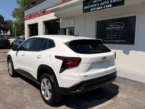 Used 2024 Chevrolet Trax LS w/ Driver Confidence Package FWD image 13