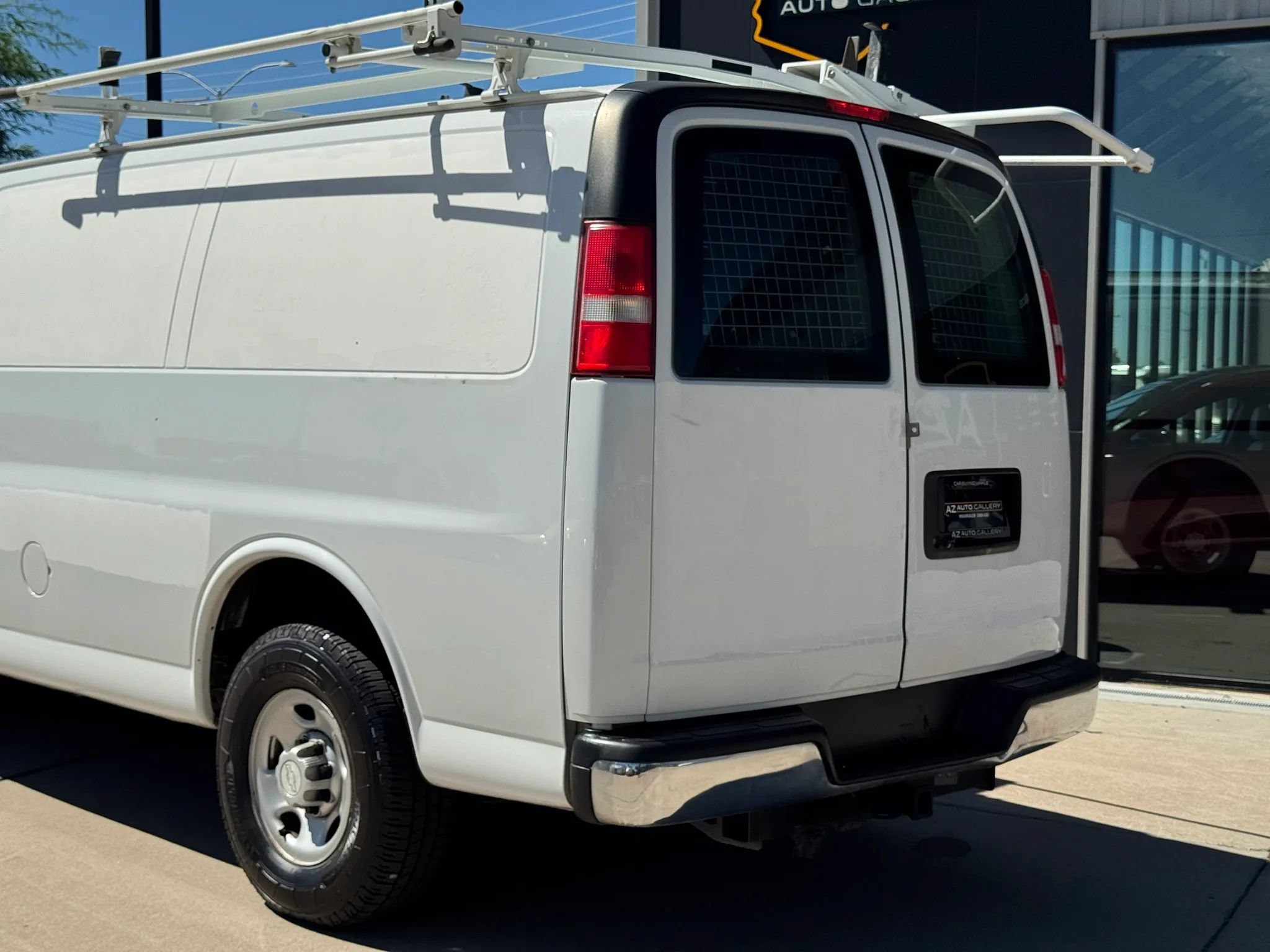 Used 2019 Chevrolet Express 2500 w/ Driver Convenience Package RWD image 27