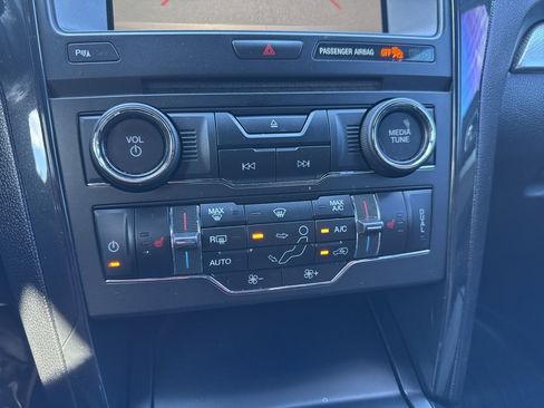 Used 2017 Ford Explorer XLT w/ Equipment Group 202A image 24