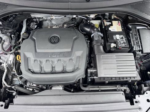 Used 2021 Volkswagen Tiguan SE w/ Panoramic Sunroof Package image 36