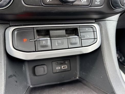 Used 2023 GMC Acadia SLT w/ Elevation Edition image 20