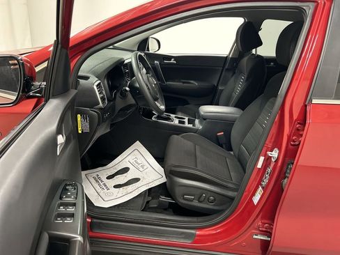 Used 2020 Kia Sportage LX w/ LX Popular Package image 9