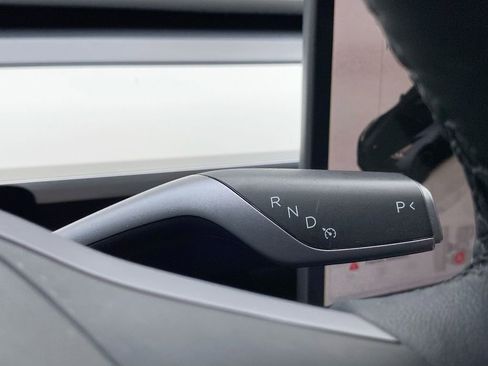 Used 2024 Tesla Model Y Performance image 15