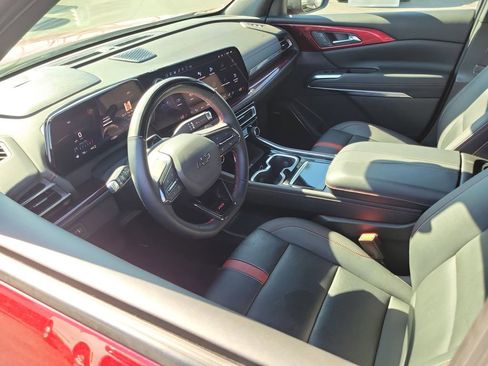 Certified 2024 Chevrolet Traverse RS w/ LPO, Floor Liner Package image 3