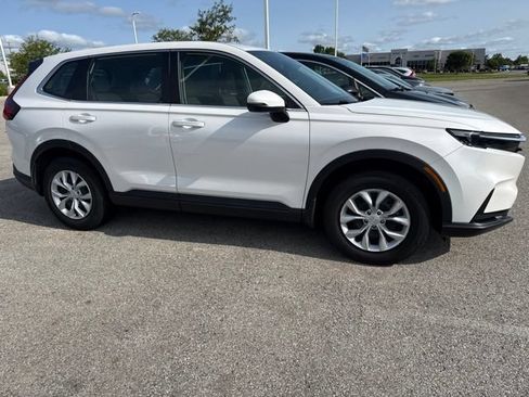 Used 2024 Honda CR-V LX image 2