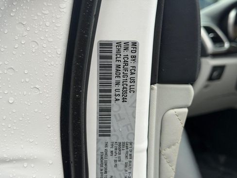 Used 2020 Jeep Grand Cherokee Summit AWD/4WD image 23
