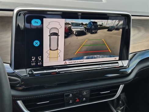 Certified 2025 Volkswagen Atlas SE w/ Panoramic Sunroof Package image 21