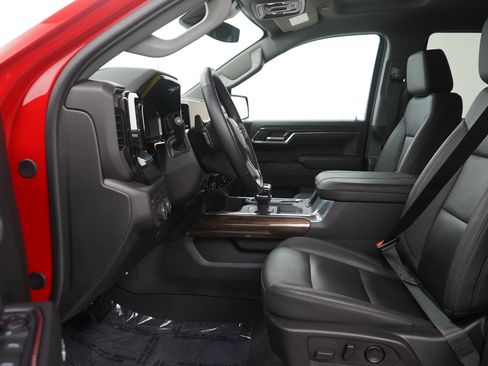 Used 2024 Chevrolet Silverado 1500 LT Trail Boss w/ Convenience Package II image 20