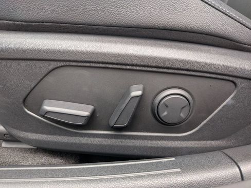 Certified 2026 Hyundai Elantra Limited FWD image 16