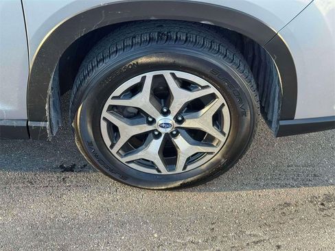 Used 2023 Subaru Forester Premium image 9