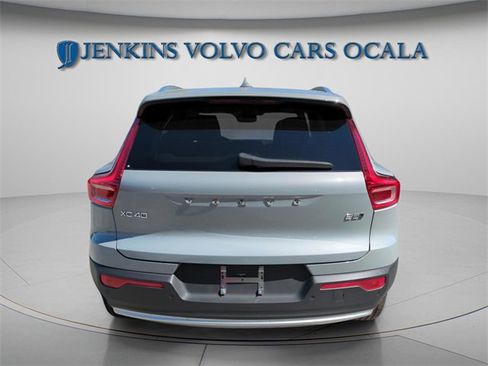 Certified 2025 Volvo XC40 B5 Core image 4