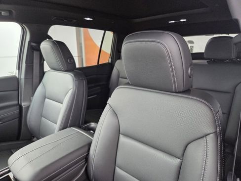 New 2026 Chevrolet Traverse LT w/ Sun and Wheel Package image 17