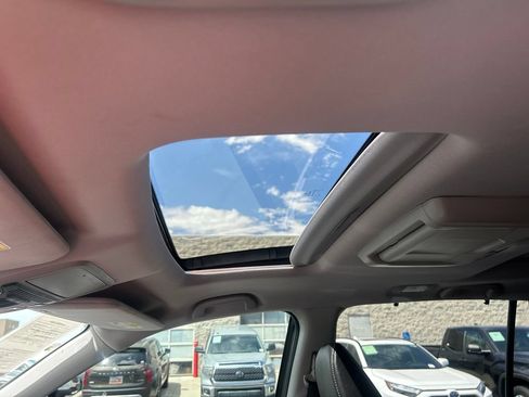 Used 2018 Honda Pilot Elite image 27