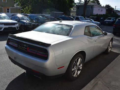 Used 2023 Dodge Challenger SXT image 5