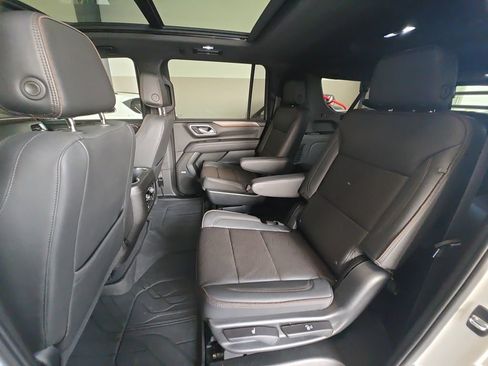 Used 2023 Chevrolet Suburban High Country AWD/4WD image 22