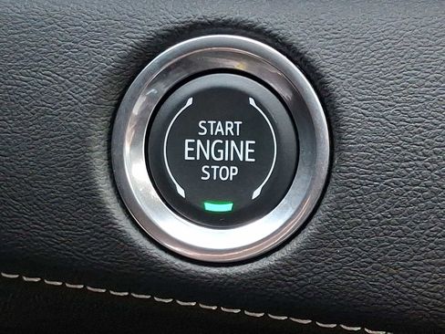 Used 2024 Cadillac Escalade Premium Luxury image 24