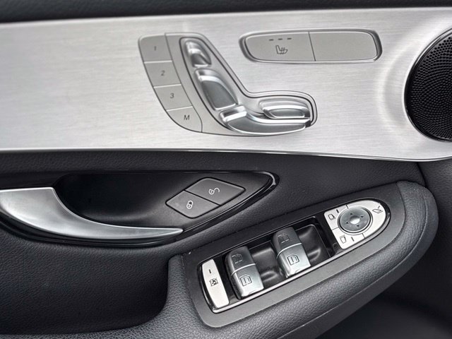 Used 2019 Mercedes-Benz GLC 300 4MATIC image 11