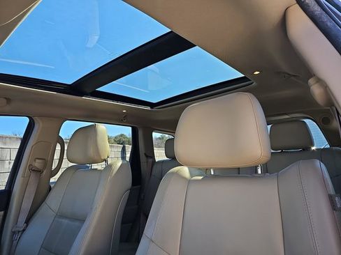 Used 2017 Jeep Grand Cherokee Limited w/ Luxury Group II image 14