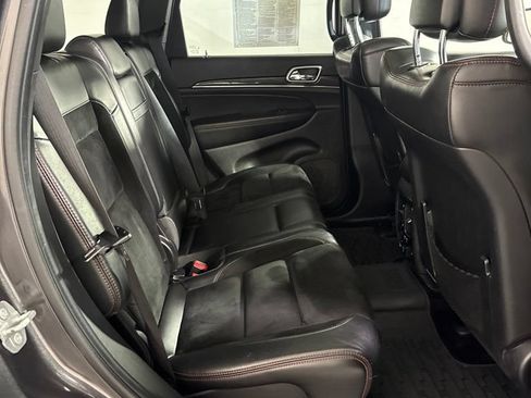 Used 2017 Jeep Grand Cherokee Trailhawk w/ Trailhawk Luxury Group AWD/4WD image 18