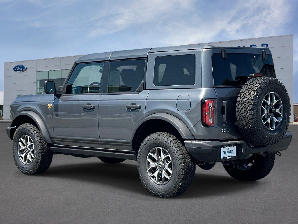 Used 2025 Ford Bronco Badlands AWD/4WD image 2