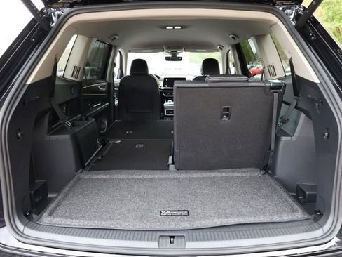 New 2026 Volkswagen Atlas SE image 8