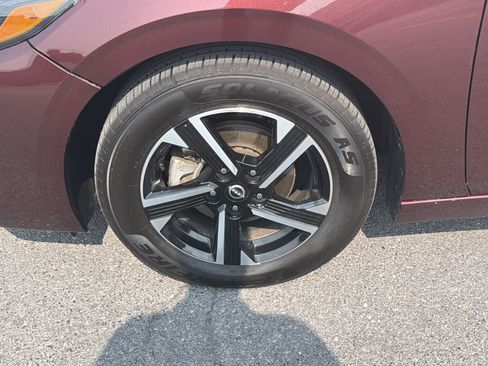Used 2025 Nissan Sentra SV FWD image 15
