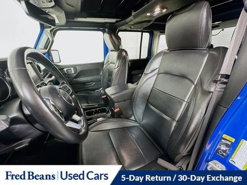 Used 2022 Jeep Wrangler Unlimited Sahara AWD/4WD image 28