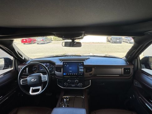 Used 2024 Ford Expedition Limited AWD/4WD image 37