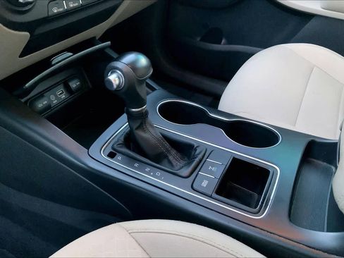 Used 2019 Kia Sorento LX image 15