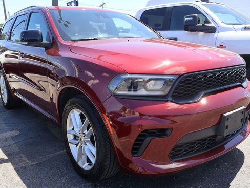 Used 2024 Dodge Durango GT RWD image 2